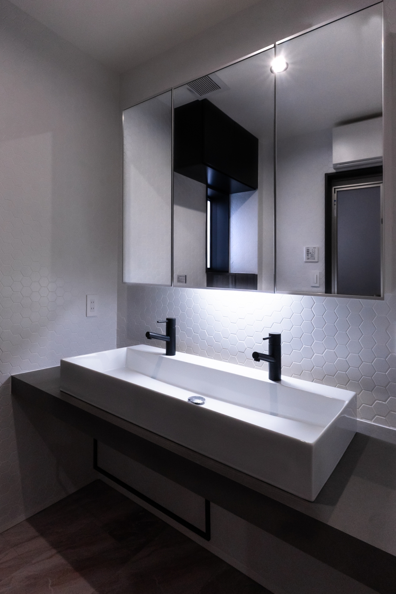 洗面台・ヘキサゴンタイル